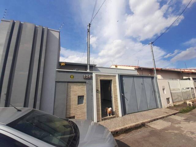 #439 - Casa para Venda em Pouso Alegre - MG