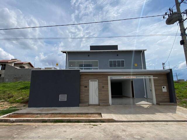 #689 - Casa para Venda em Pouso Alegre - MG