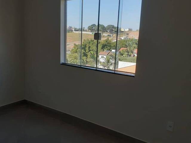 #939 - Apartamento para Venda em Pouso Alegre - MG
