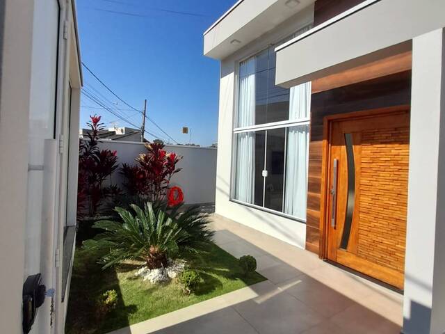 #1077 - Casa para Venda em Pouso Alegre - MG