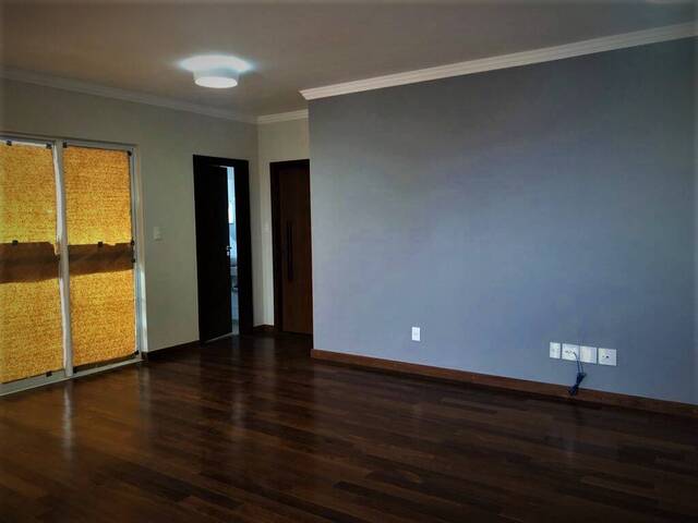 #1124 - Apartamento para Venda em Pouso Alegre - MG