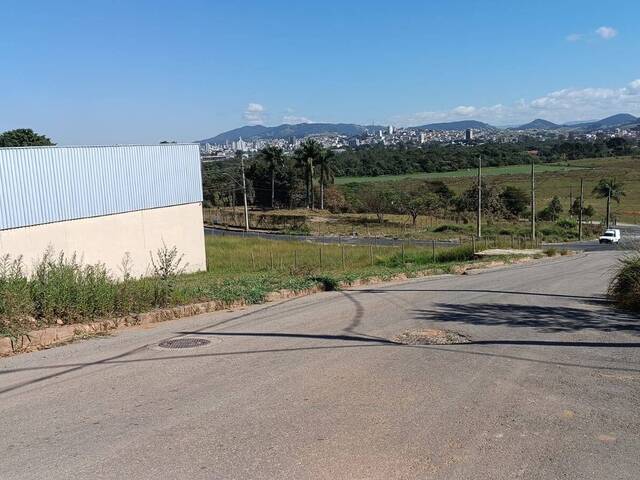 #1942 - Terreno para Venda em Pouso Alegre - MG
