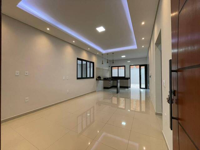 #2023 - Casa para Venda em Pouso Alegre - MG