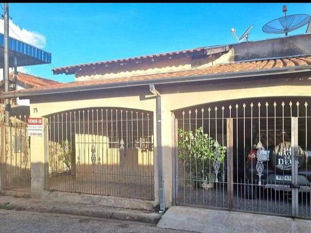 #2048 - Casa para Venda em Pouso Alegre - MG