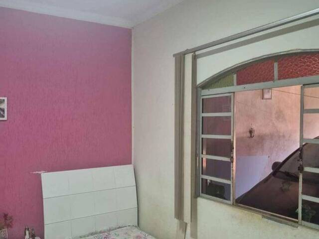 #2048 - Casa para Venda em Pouso Alegre - MG