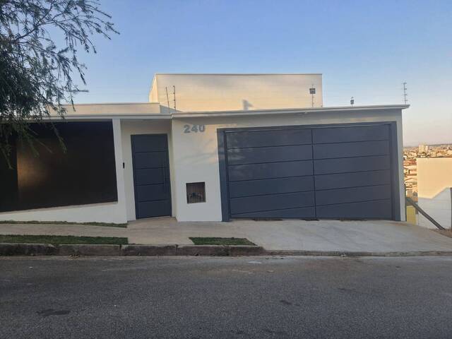 #2250 - Casa para Venda em Pouso Alegre - MG