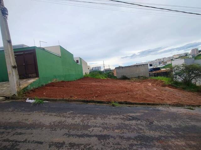 #2625 - Casa para Venda em Pouso Alegre - MG