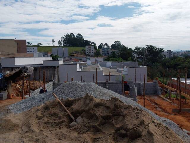 Venda em Parque Real - Pouso Alegre