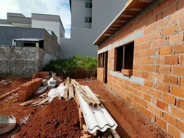 #2910 - Casa para Venda em Pouso Alegre - MG