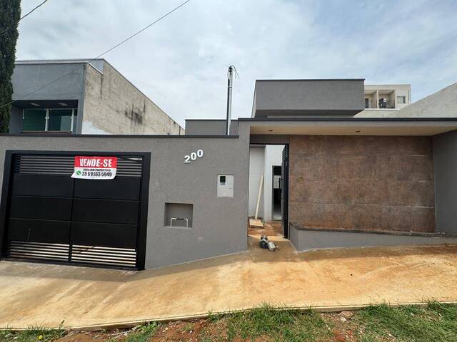Casa para Venda em Pouso Alegre - 2