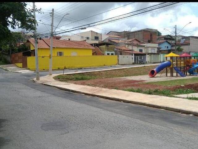 Venda em Jardim Califórnia - Pouso Alegre