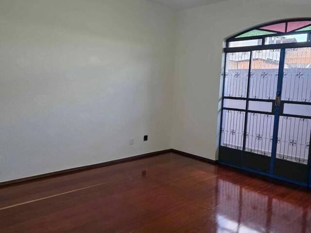 Apartamento para Venda em Pouso Alegre - 2